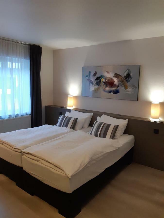 Guesthouse Au Coin De La Rue Malmedy Luaran gambar