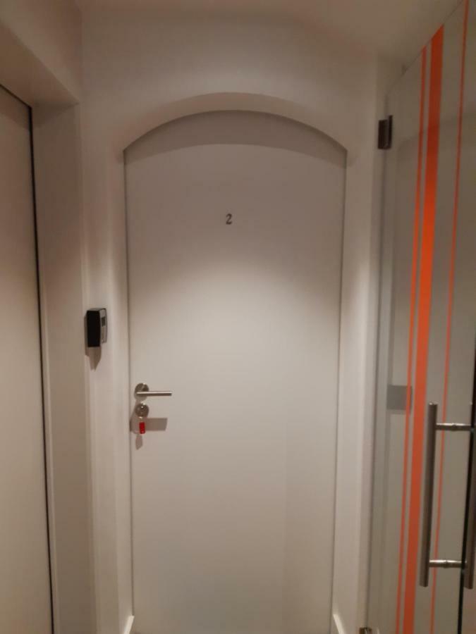 Guesthouse Au Coin De La Rue Malmedy Luaran gambar